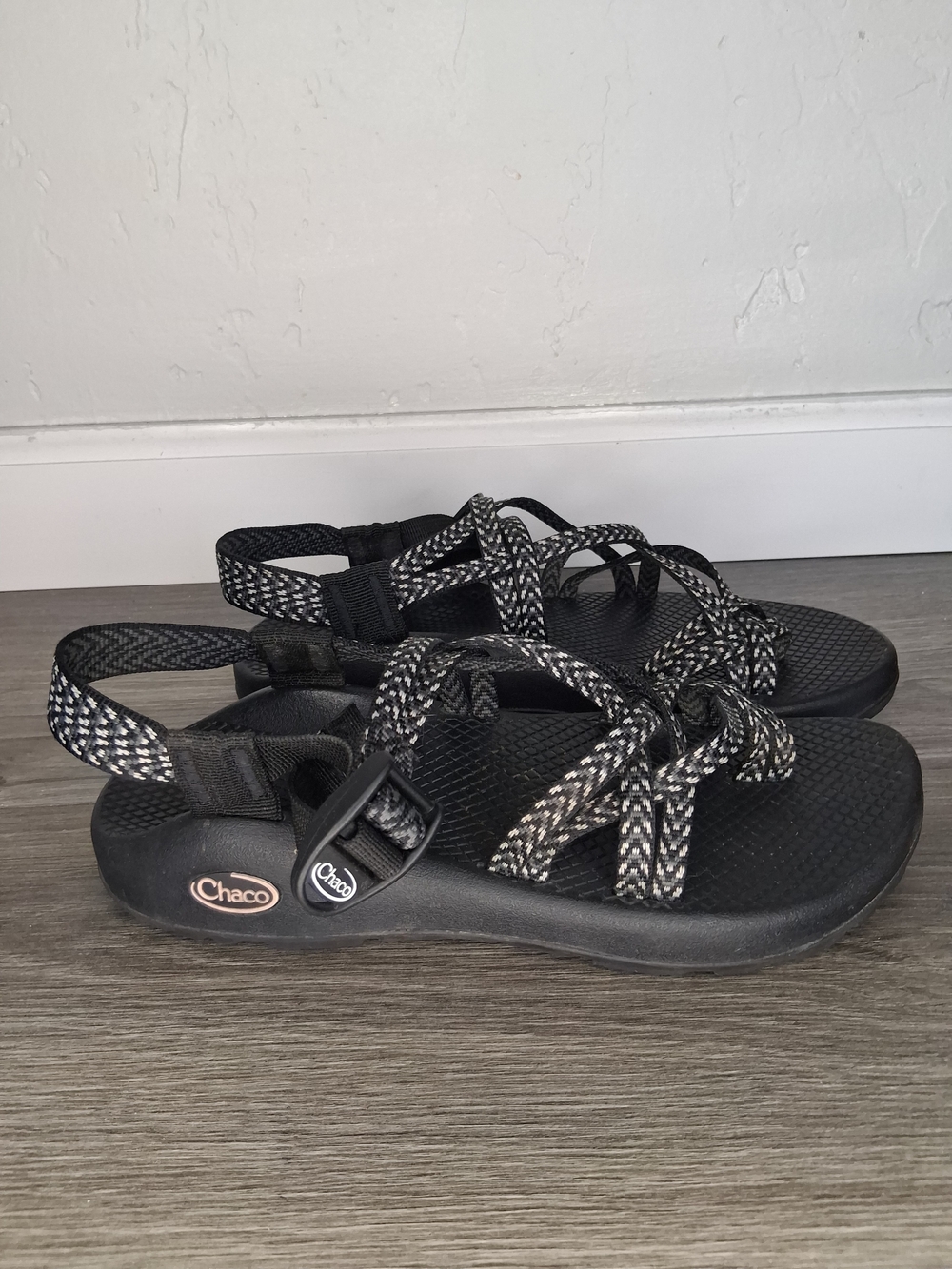 Chaco Z/Cloud Women's Sport Sandals Size 8 Black Gray Adjustable Hiking Water - Picture 2 of 10